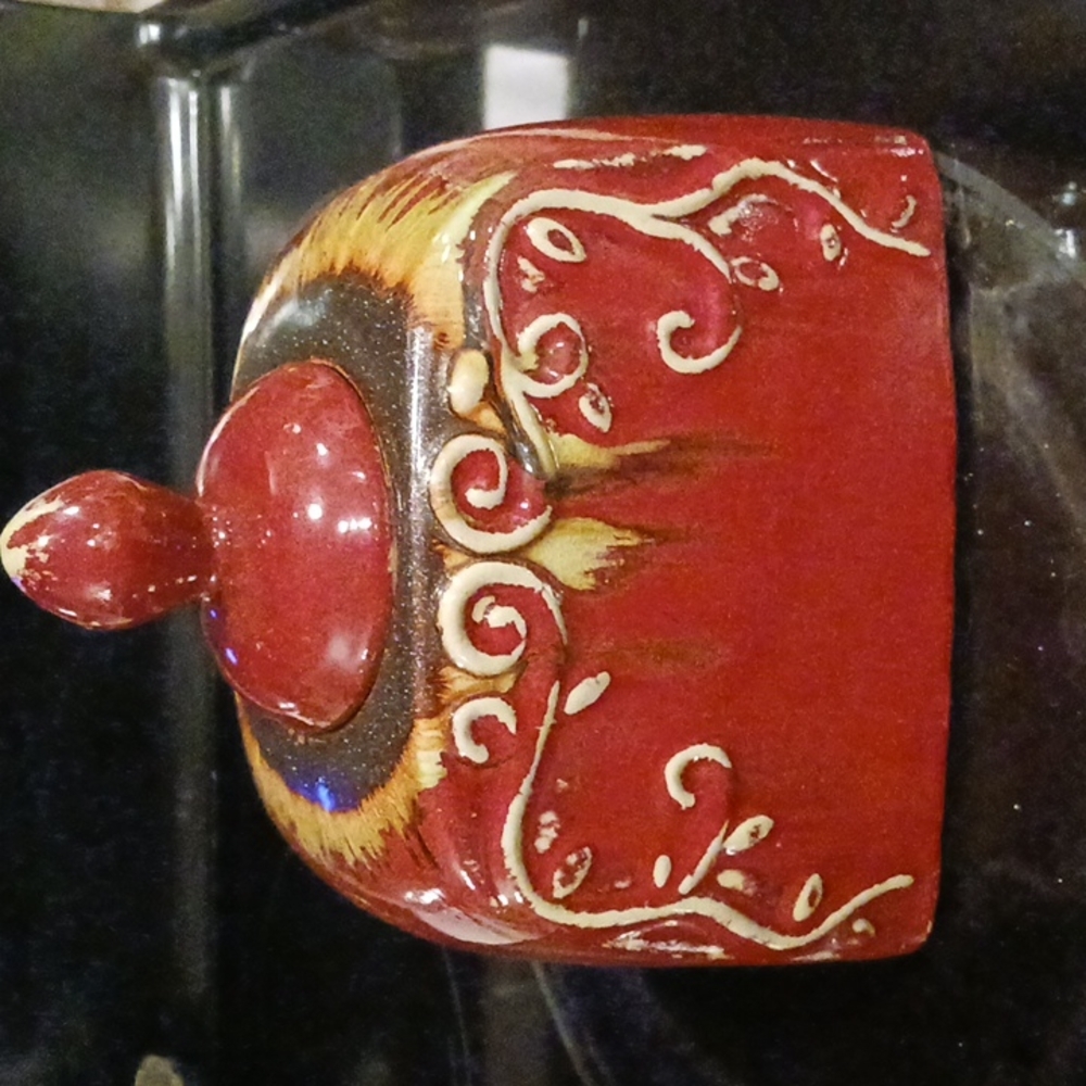 Decorative ceramic decanter